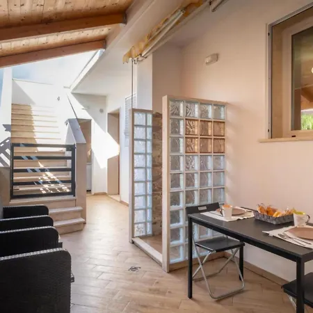 - Over The - Guest house *